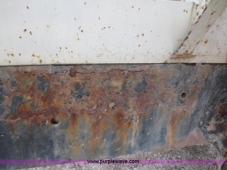 image for item F8099 1990 International 4900 fertilizer tender truck