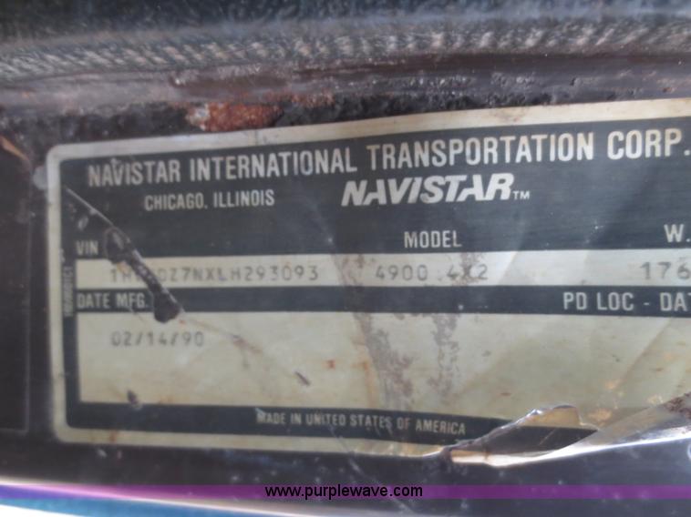 image for item F8099 1990 International 4900 fertilizer tender truck