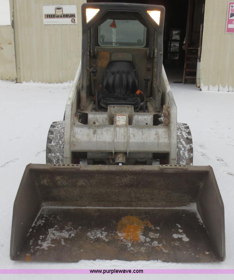 image for item F8107 2002 Bobcat 753 skid steer