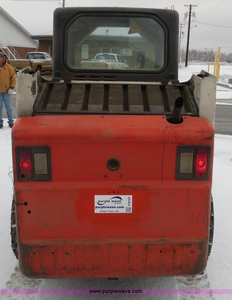 image for item F8107 2002 Bobcat 753 skid steer