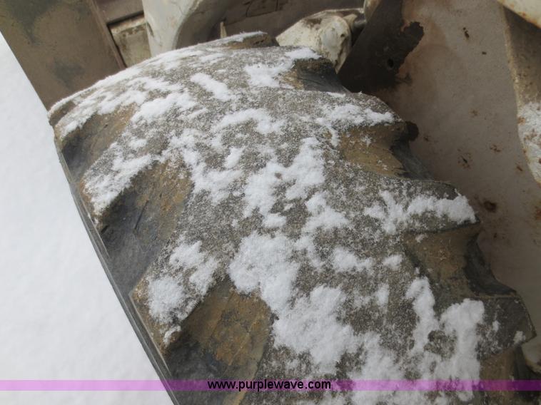 image for item F8107 2002 Bobcat 753 skid steer