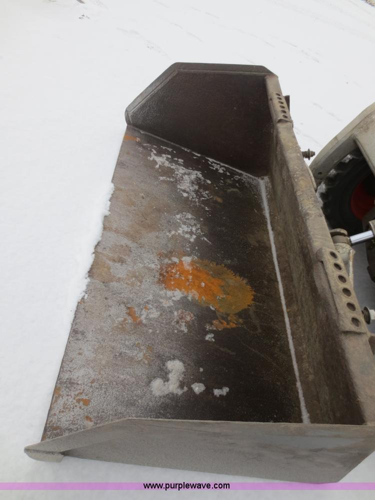 image for item F8107 2002 Bobcat 753 skid steer