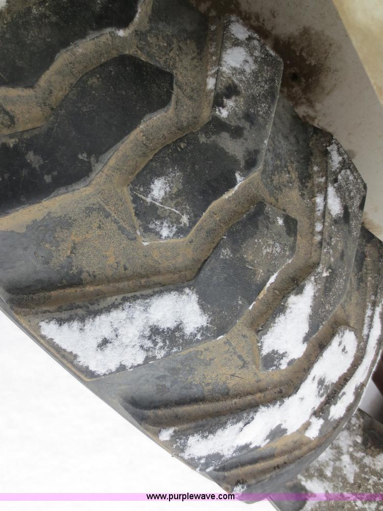 image for item F8107 2002 Bobcat 753 skid steer