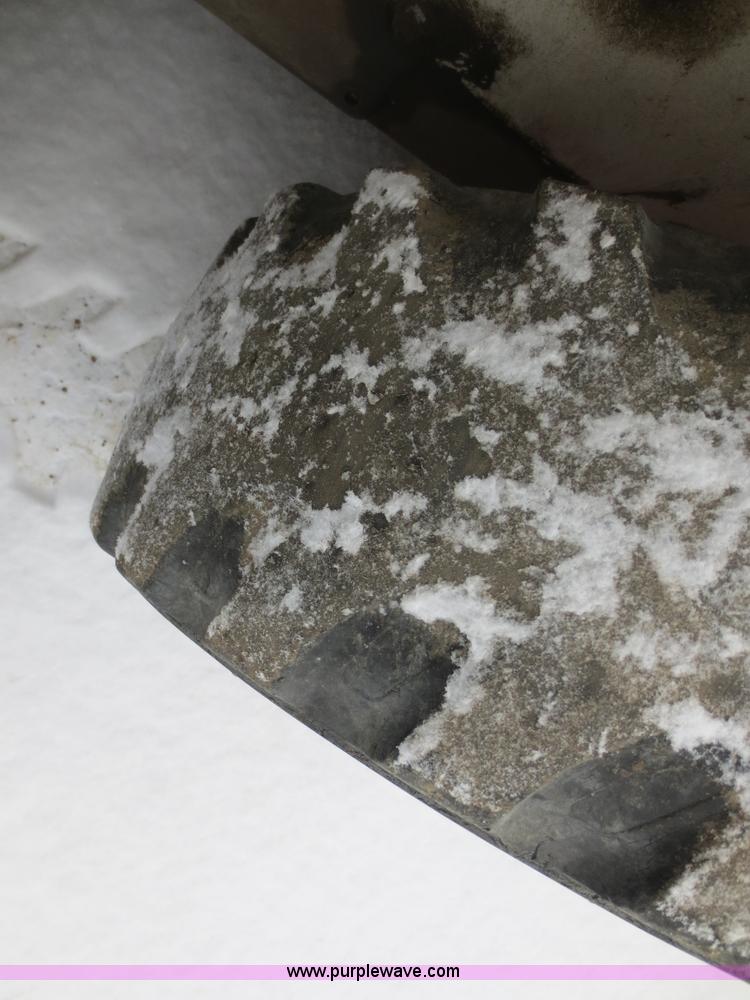 image for item F8107 2002 Bobcat 753 skid steer