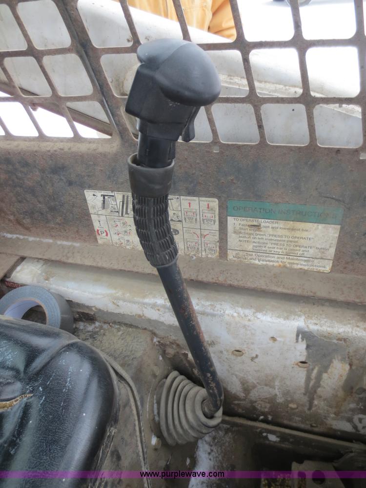 image for item F8107 2002 Bobcat 753 skid steer