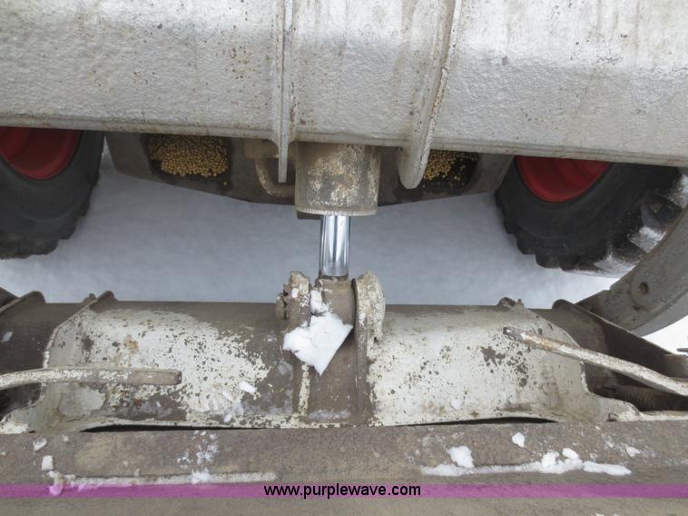 image for item F8107 2002 Bobcat 753 skid steer