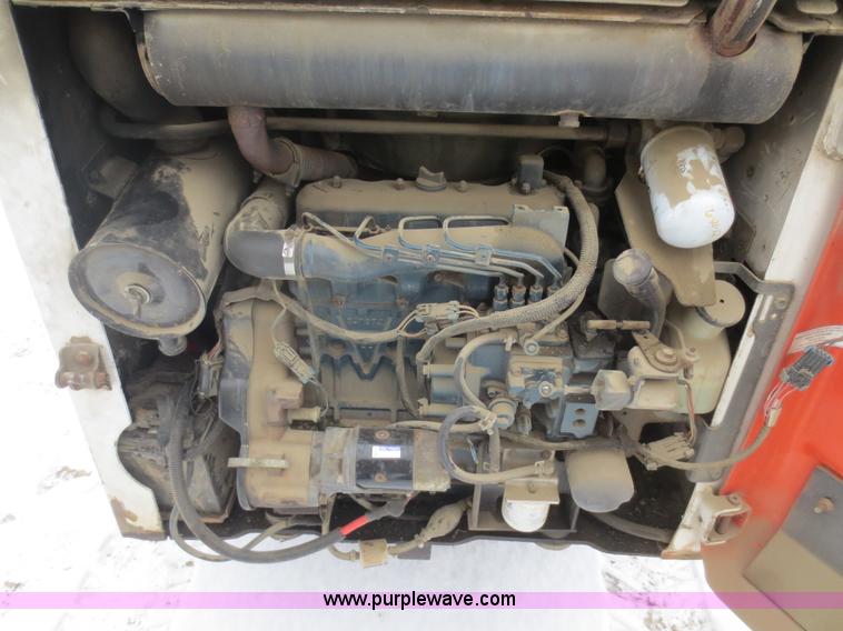 image for item F8107 2002 Bobcat 753 skid steer