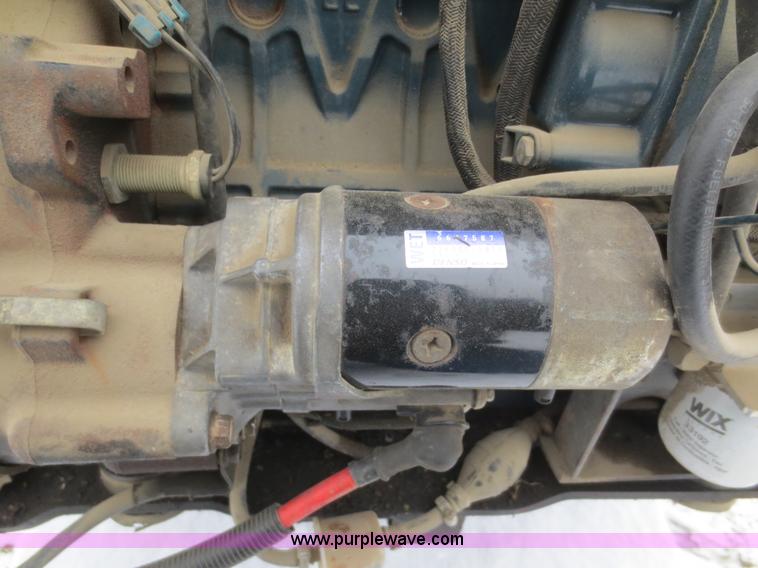 image for item F8107 2002 Bobcat 753 skid steer