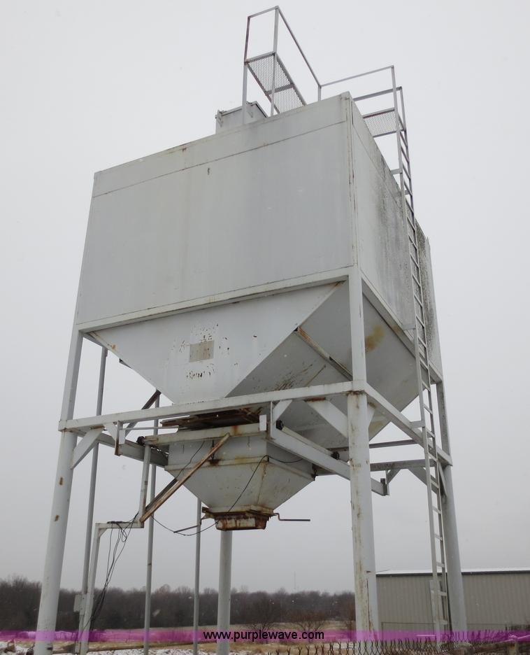 image for item F8108 30 ton overhead bin