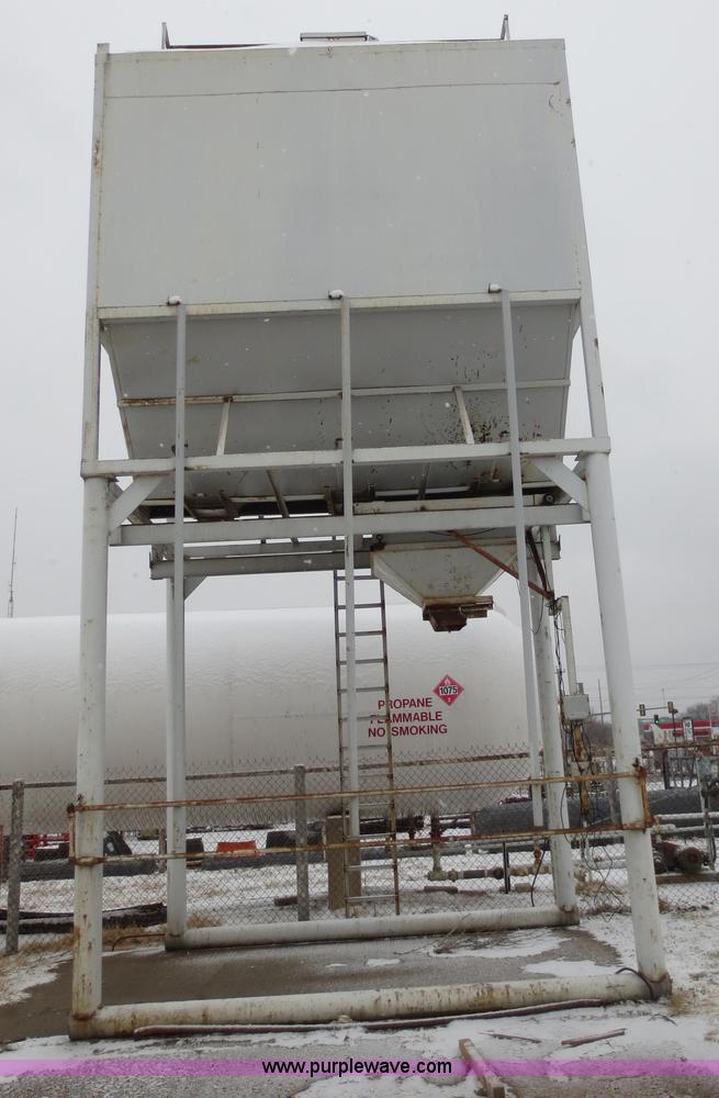 image for item F8108 30 ton overhead bin