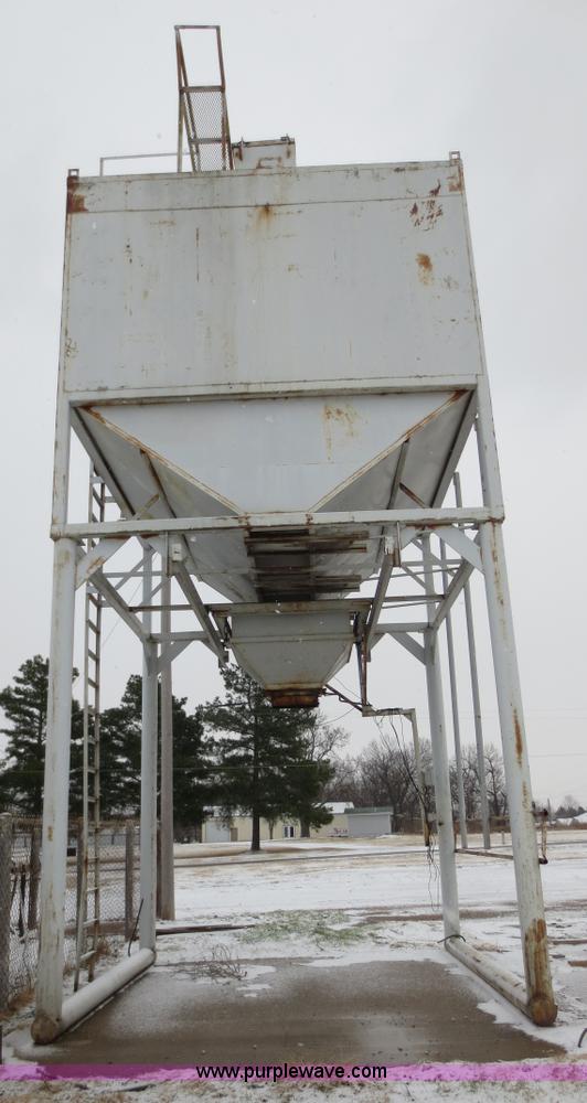 image for item F8108 30 ton overhead bin