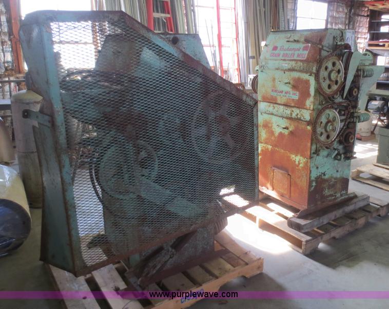 image for item F8116 (2) Roskamp's grain roller mills