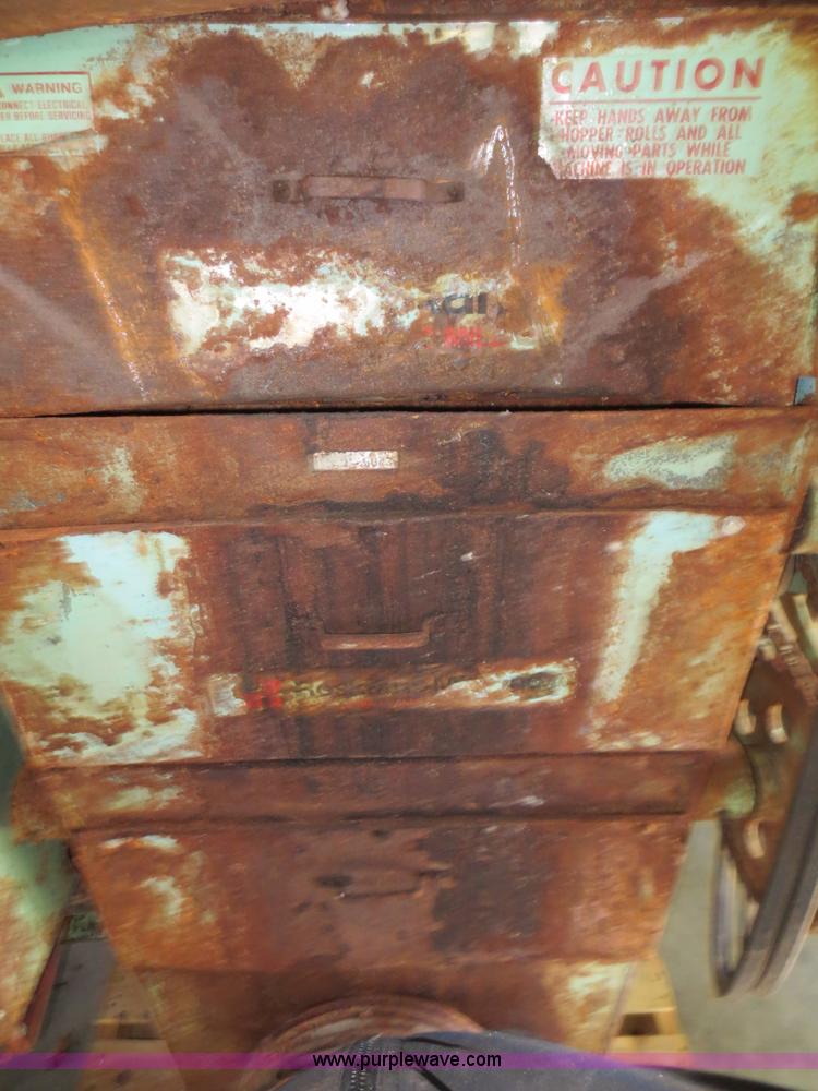 image for item F8116 (2) Roskamp's grain roller mills