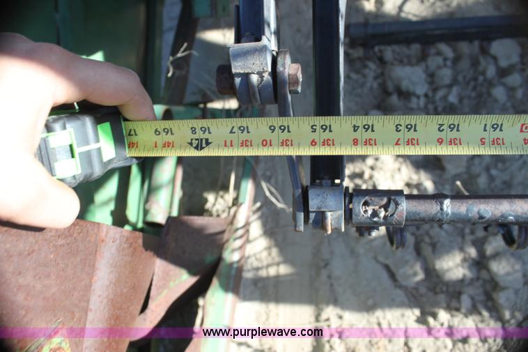 image for item G4453 John Deere 215 14' platform