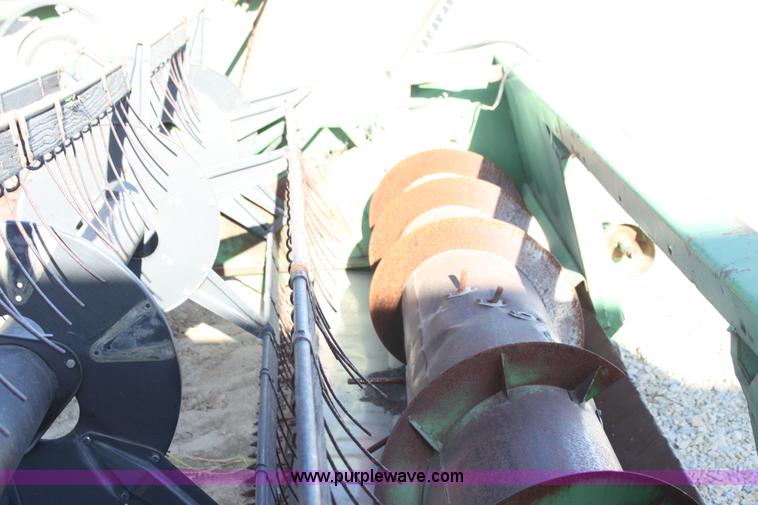 image for item G4453 John Deere 215 14' platform