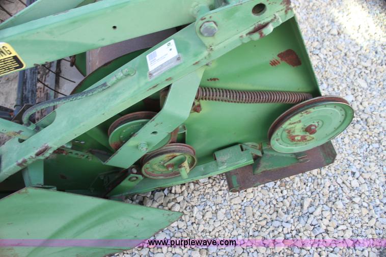 image for item G4453 John Deere 215 14' platform