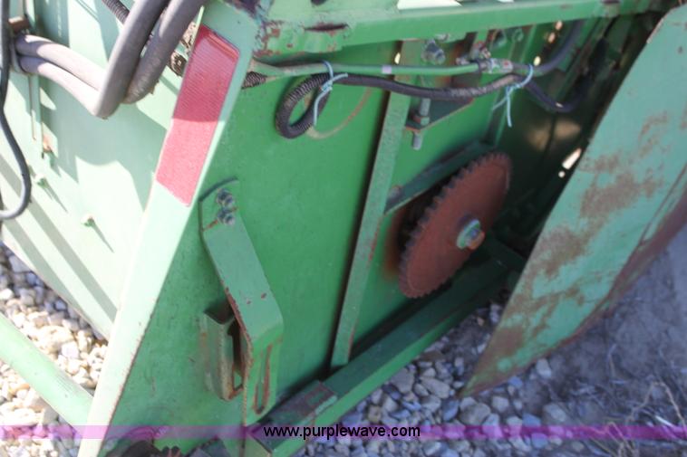 image for item G4453 John Deere 215 14' platform