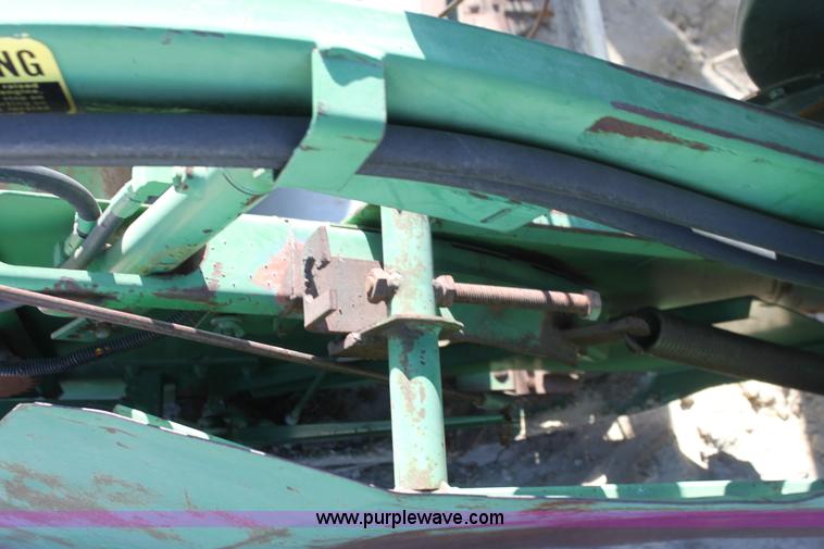 image for item G4453 John Deere 215 14' platform