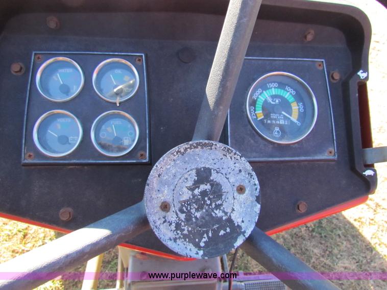 image for item G4460 1982 Massey-Ferguson 230 tractor