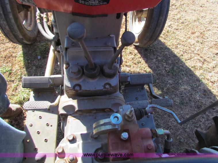 image for item G4460 1982 Massey-Ferguson 230 tractor