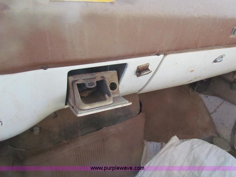 image for item G4461 1976 Chevrolet C65 grain truck