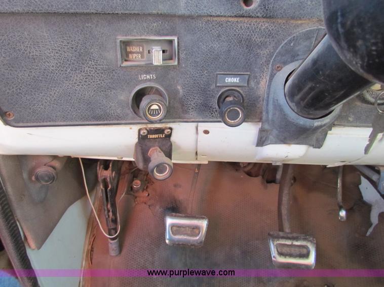 image for item G4461 1976 Chevrolet C65 grain truck