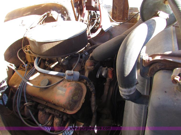 image for item G4461 1976 Chevrolet C65 grain truck