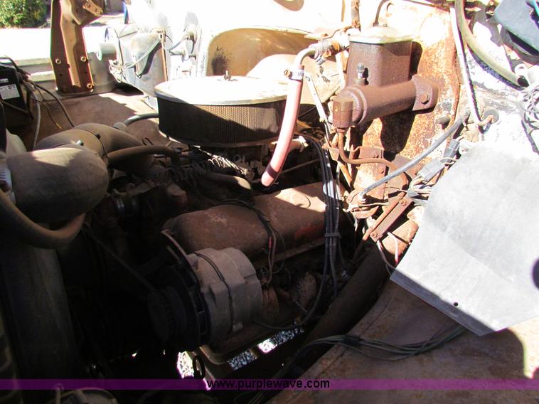 image for item G4461 1976 Chevrolet C65 grain truck