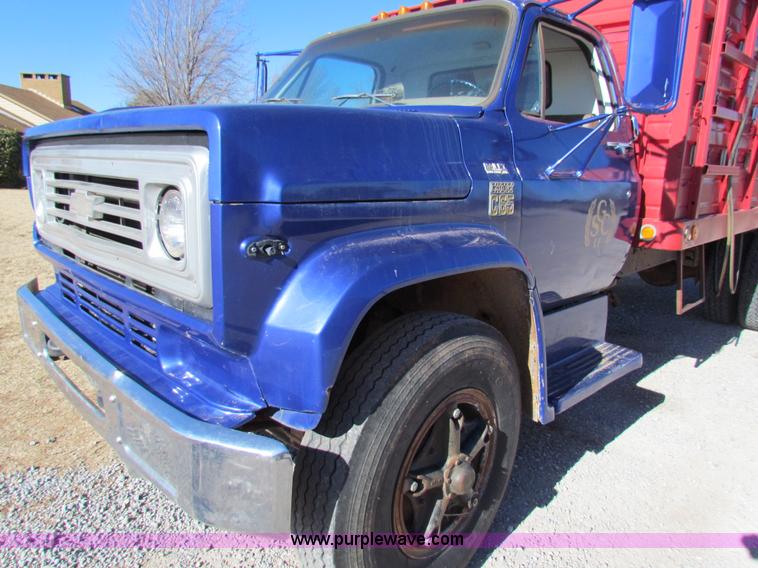 image for item G4461 1976 Chevrolet C65 grain truck