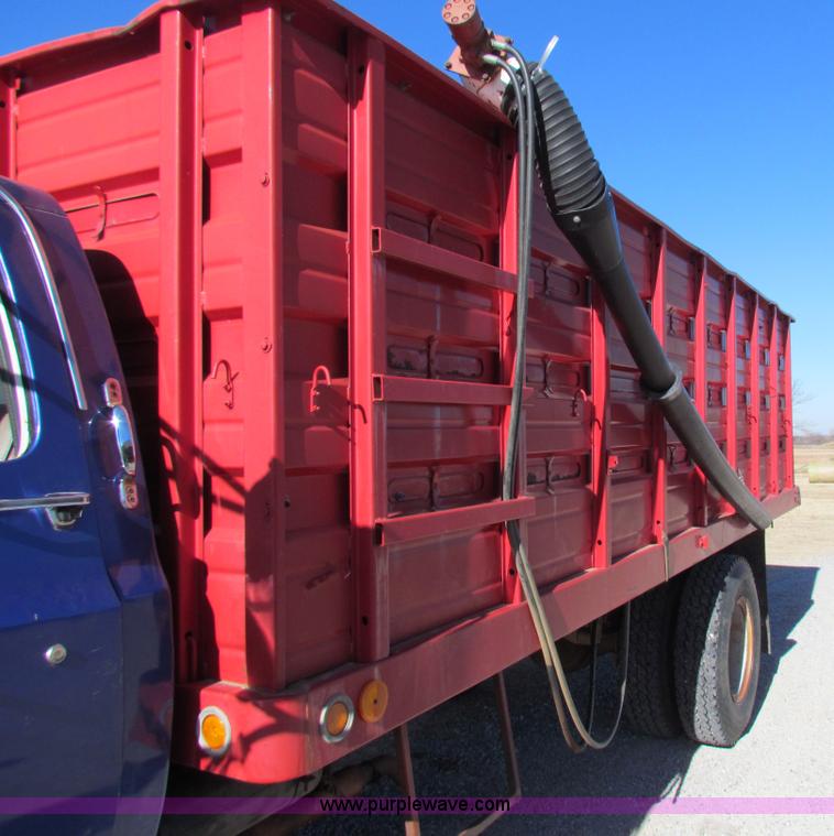 image for item G4461 1976 Chevrolet C65 grain truck