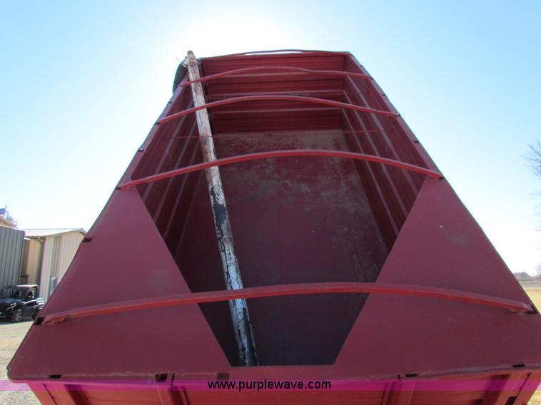 image for item G4461 1976 Chevrolet C65 grain truck