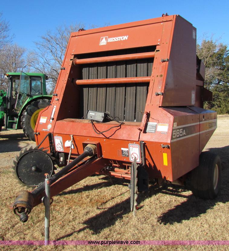 image for item G4463 Hesston 565A round baler