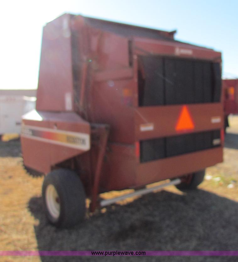 image for item G4463 Hesston 565A round baler