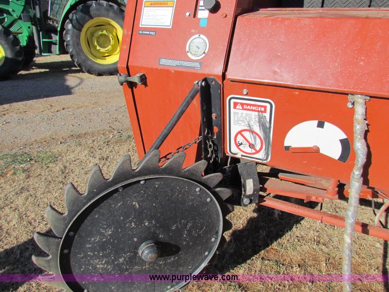 image for item G4463 Hesston 565A round baler