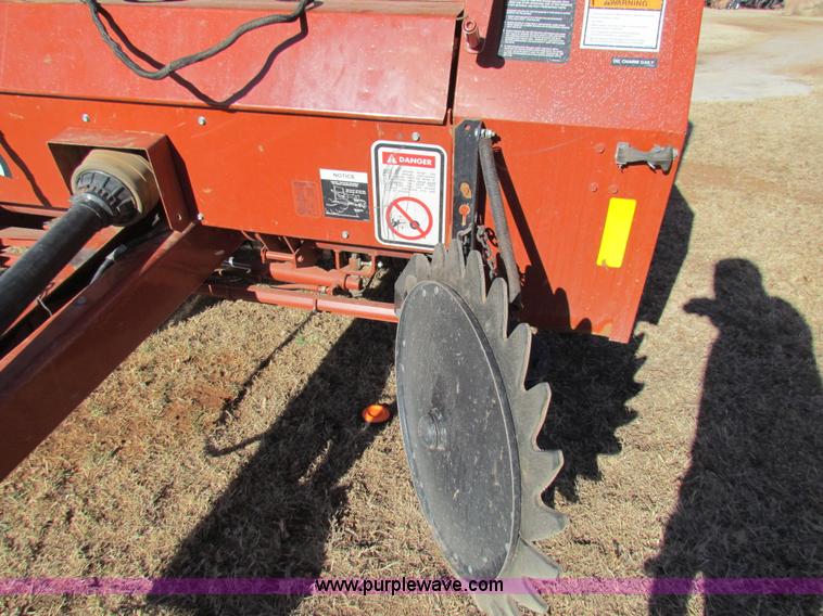 image for item G4463 Hesston 565A round baler