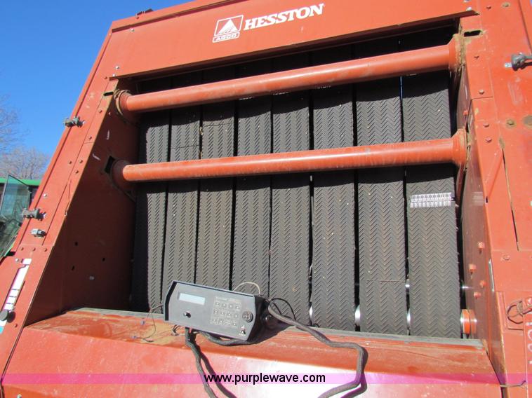 image for item G4463 Hesston 565A round baler