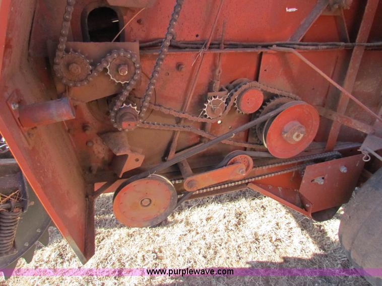 image for item G4463 Hesston 565A round baler