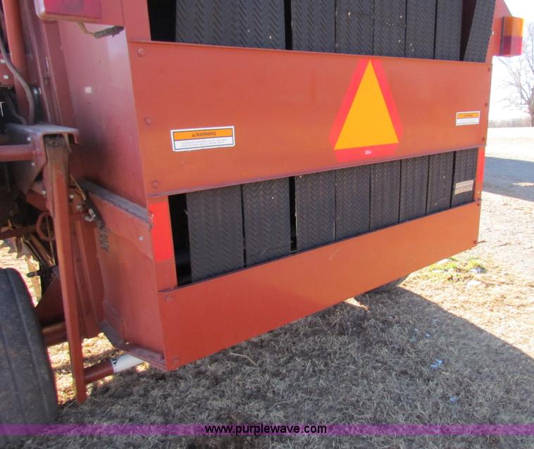 image for item G4463 Hesston 565A round baler