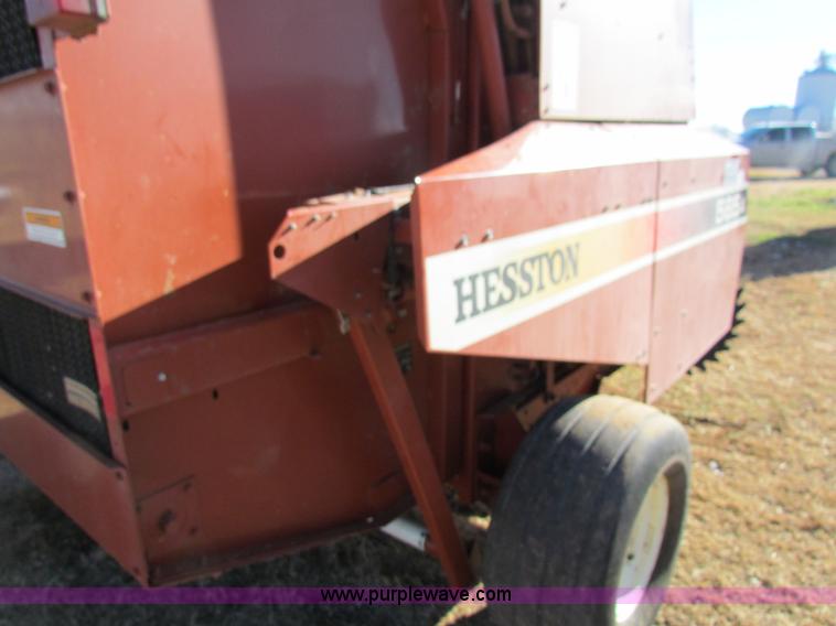 image for item G4463 Hesston 565A round baler