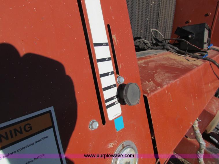 image for item G4463 Hesston 565A round baler