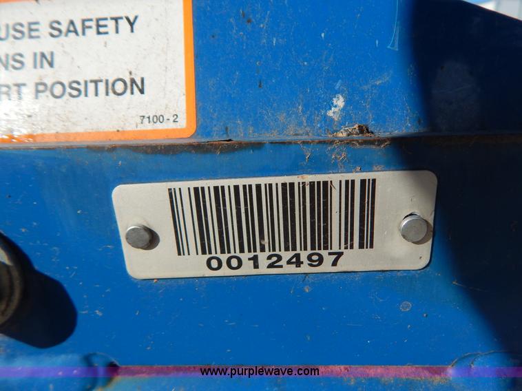 image for item H3825 2011 Kinze 3500 8/15 pivot fold Interplant planter