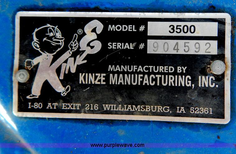 image for item H3825 2011 Kinze 3500 8/15 pivot fold Interplant planter