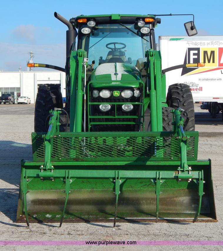 image for item H3832 2009 John Deere 7630 MFWD tractor