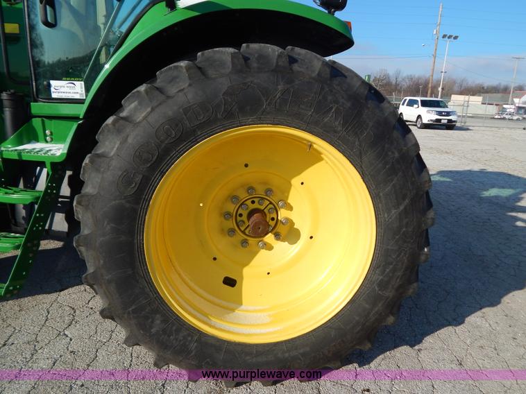 image for item H3832 2009 John Deere 7630 MFWD tractor