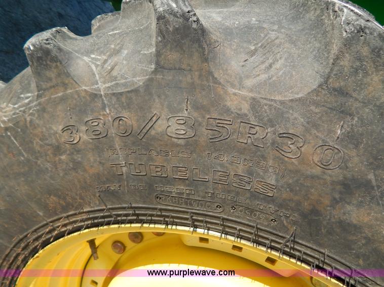 image for item H3832 2009 John Deere 7630 MFWD tractor