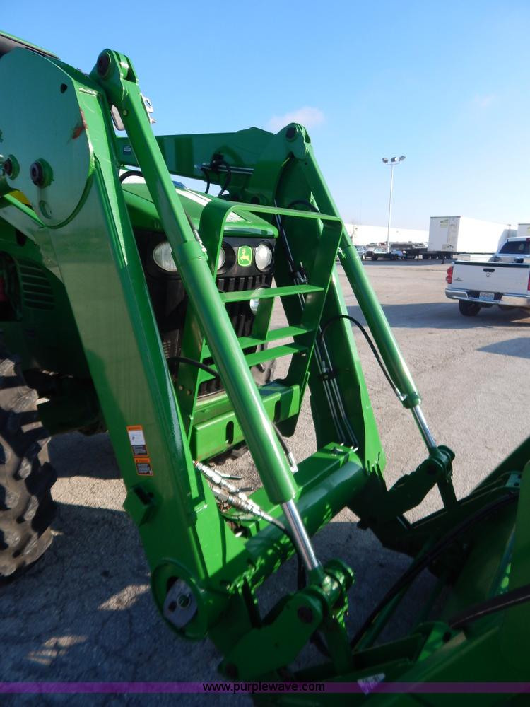 image for item H3832 2009 John Deere 7630 MFWD tractor