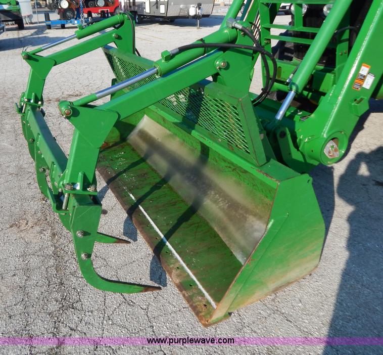 image for item H3832 2009 John Deere 7630 MFWD tractor