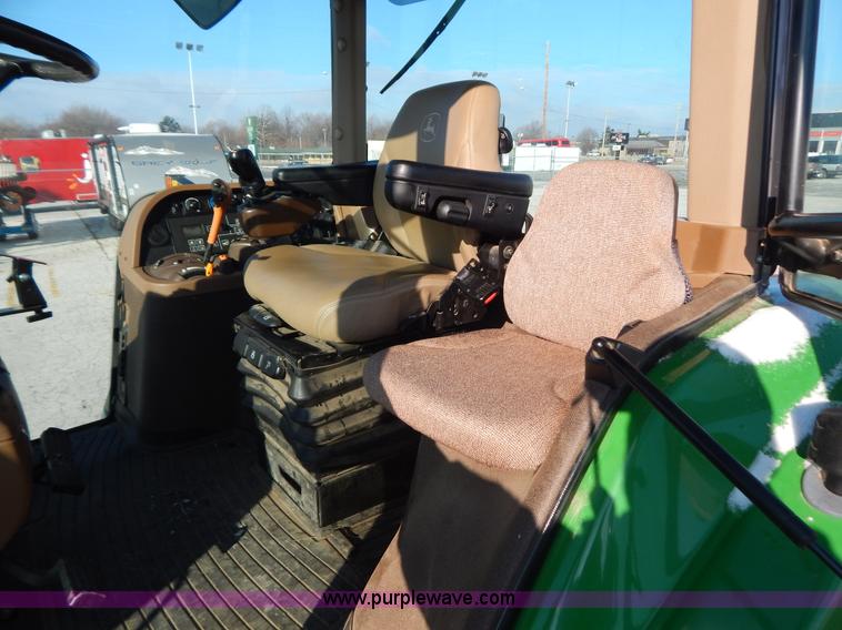 image for item H3832 2009 John Deere 7630 MFWD tractor