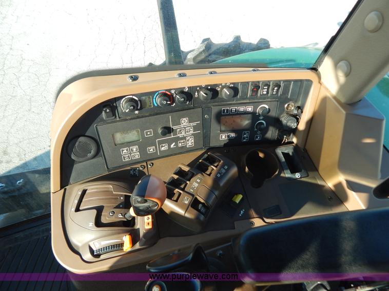 image for item H3832 2009 John Deere 7630 MFWD tractor