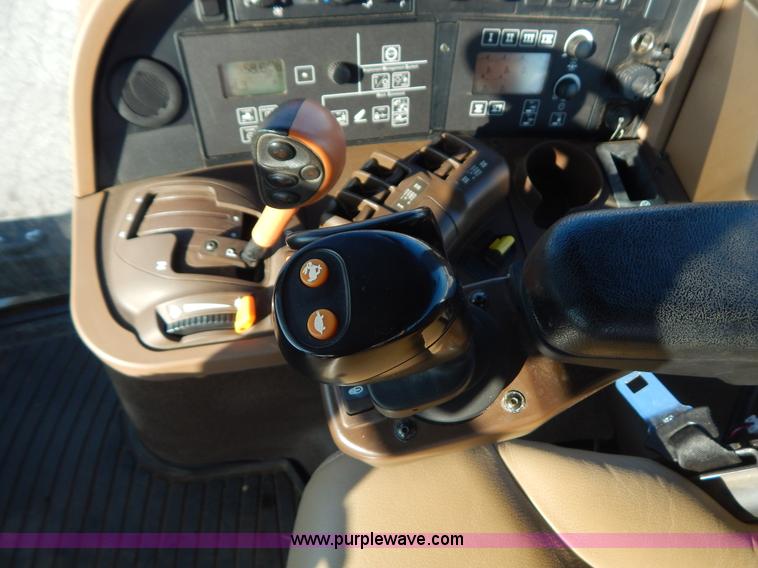 image for item H3832 2009 John Deere 7630 MFWD tractor